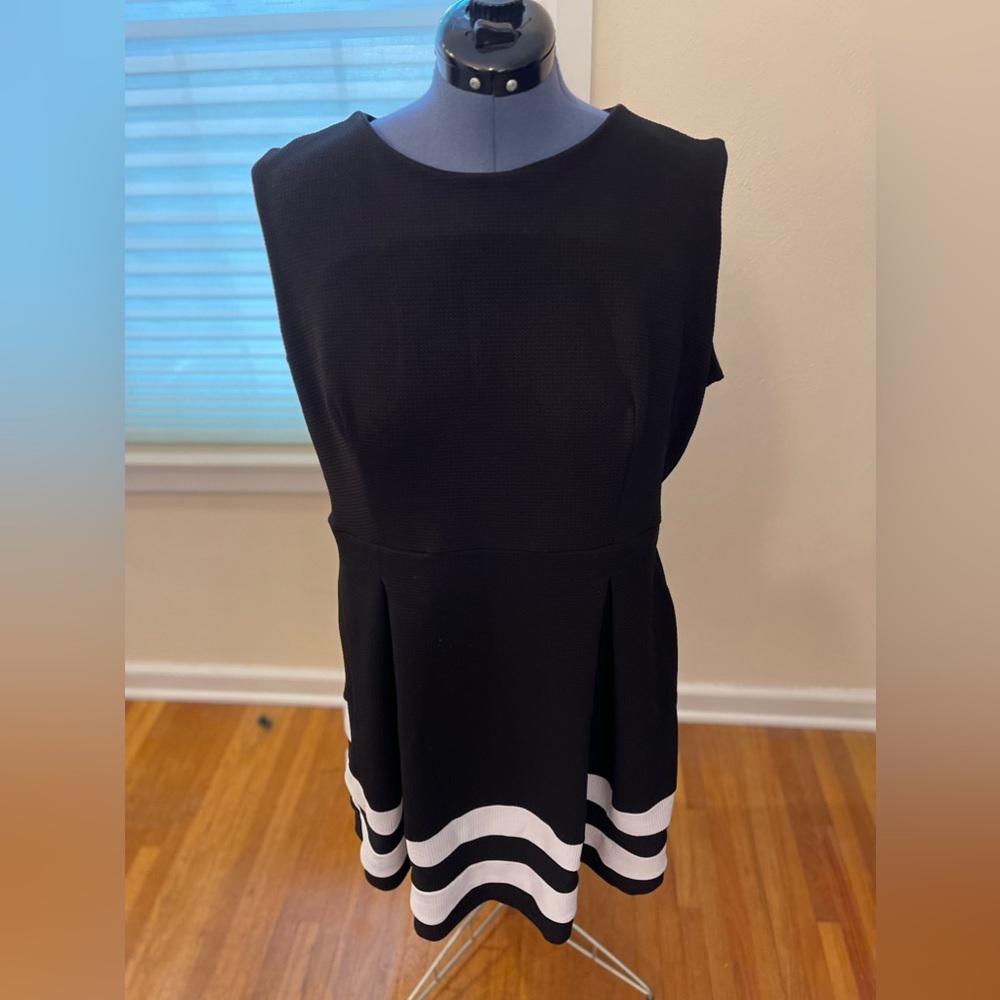 AA Studio Black & White Skater Dress sz 20